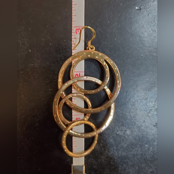 Large gold hoop earrings with copper tint, 3" drop, lightweight hammered metal - Picture 8 of 8